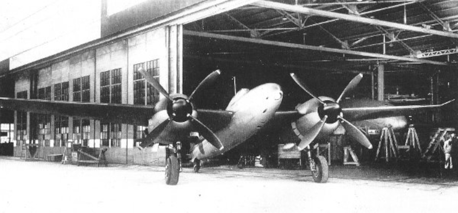 陸軍試作遠距離戦闘機「キ83」の1945年の記録写真